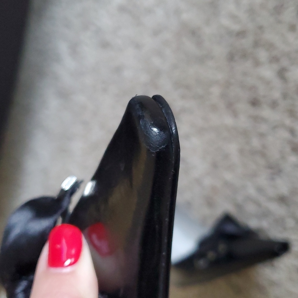 BCBG 8 1/2 black heels - Picture 9 of 11